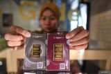 Harga emas Senin turun tipis Rp2.000 per gram