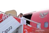 Presiden Jokowi mendarat perdana di Bandara IKN dengan Pesawat Kepresidenan RJ85