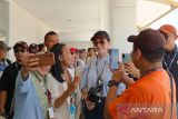 Artis Maia Estianty nonton MotoGP di Sirkuit Mandalika
