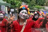 Kirab  seniman tutup Festival Lima Gunung di Magelang