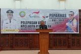 Ketua National Paralympic Committee Indonesia (NPCI) Kota Pontianak, Iswandi memberikan kata sambutan dan motivasi kepada para atlet Pekan Paralimpiade Nasional (PEPARNAS) XVII di Rumah Dinas Wali Kota, di Pontianak, Kalimantan Barat, Senin pagi (30/9/2024). Pemerintah Kota Pontianak memberangkatkan 26 atlet disabilitas yang akan bertanding dalam Peparnas XVII di Solo Raya, yang berlangsung pada 6 - 13 Oktober 2024. ANTARA KALBAR/Rhatu Dieva/Jhw.