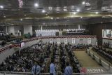 Suasana jalannya Rapat Paripurna Istimewa di Gedung DPRD Provinsi Banten, Kota Serang, Banten, Jumat (4/10/2024). Rapat tersebut digelar dalam rangka memperingati HUT ke-24 Provinsi Banten yang pada tahun ini mengusung tema Banten untuk Indonesia Maju. ANTARA FOTO/Angga Budhiyanto/gp