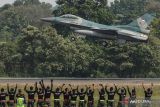 Persiapan pertunjukan pesawat pada HUT ke-79 TNI 