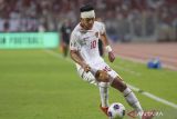 Pesepak bola Timnas Indonesia Malik Risaldi menggiring bola saat bertanding melawan Timnas Bahrain dalam laga Grup C putaran ketiga Kualifikasi Piala Dunia 2026 zona Asia di Stadion Nasional Bahrain, Kamis (10/10/2024). Pertandingan berakhir seri 2-2. ANTARA FOTO/HO-PSSI/app/gp