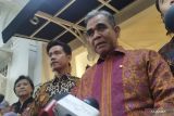 MPR menyerahkan surat undangan pelantikan Presiden-Wapres kepada Gibran