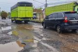 Pemprov Lampung perbaiki ruas jalan provinsi rusak di Kota Metro