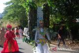 Sejumlah peserta mengikuti Karnaval Budaya Melayu di Pontianak, Kalimantan Barat, Sabtu (19/10/2024). Karnaval tersebut merupakan rangkaian kegiatan dari Festival Melayu ke-13 Kalbar yang diikuti ratusan peserta dari sejumlah kabupaten di Kalimantan Barat. Antara Kalbar/Edo Saputra/Jhw