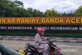 Wamendiktisaintek sebut biaya UKT di Indonesia saat ini tak ideal