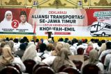 Calon Gubernur Jawa Timur nomor urut 2 Khofifah Indar Parawansa memberi sambutan saat deklarasi di Hotel Utami, Juanda, Sidoarjo, Jawa Timur, Rabu (30/10/2024). 11 aliansi transportasi se Jawa Timur mendeklarasikan dukungan kepada calon Gubernur Khofifah Indar Parawansa dan calon Wakil Gubernur Emil Elestianto Dardak di Pilgub Jatim 2024. Antara Jatim/Umarul Faruq