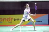 Pebulu tangkis tunggal putri Indonesia Chiara Marvella Handoyo mengembalikan kok ke arah pebulu tangkis putri Indonesia Tasya Farahnailah dalam kejuaraan Indonesia Masters II Super 100-2024 di Jatim International Expo, Surabaya, Jawa Timur, Kamis (31/10/2024). Chiara Marvella Handoyo melangkah ke perempat final setelah mengalahkan Tasya Farahnailah dengan skor 21-15, 21-23 dan 21-17. Antara Jatim/Umarul Faruq