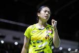 Pebulu tangkis tunggal putri Indonesia Ni Kadek Dhinda Amartya Pratiwi berselebrasi usai mengalahkan pebulu tangkis China Taipei Hung Yi-Ting pada babak perempat final Indonesia Masters II Super 100 2024 di Jatim International Expo, Surabaya, Jawa Timur, Jumat (1/11/2024). Dhinda melaju ke babak semi final usai menang dengan skor 21-18, 16-21, dan 21-17. Antara Jatim/Rizal Hanafi/um