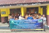 Dukung kemajuan pendidikan, PT Maju Aneka Sawit bantu mebeler tiga sekolah