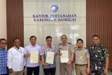 BPN Banggai serahkan 3 sertifikat BMN tanah Aset PT Pertamina EP