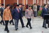 Presiden beri instruksi dan pedoman kepada Wapres dan kabinet