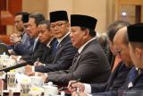 Presiden Prabowo Subianto melakukan pertemuan bilateral dengan Ketua Komite Tetap Kongres Rakyat Nasional China (National People Congress atau NPC) Zhao Leji di Balai Besar Rakyat, Beijing, China pada Sabtu (9/11/2024). Dalam pertemuan tersebut Presiden Prabowo Subianto mengatakan ingin terus mempererat kerja sama Indonesia-China pada masa depan. ANTARA FOTO/Desca Lidya Natalia/wsj.