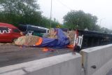Kecelakaan truk di Tol Cipularang