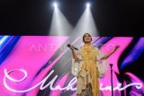 Penyanyi Mahalini tampil membawakan hits andalannya saat konser di Samarinda, Kalimantan Timur, Kamis (21/11/2024). PT Bank CIMB Niaga Tbk (CIMB Niaga) menggelar Konser Kejar Mimpi Untuk Indonesia dengan menampilkan penyanyi Mahalini yang membawakan 10 hits andalannya itu sebagai wujud apresiasi untuk nasabah setia, sekaligus dukungan kepada seniman musik dan industri kreatif di Indonesia.  Antara Kaltim/M Risyal Hidayat

