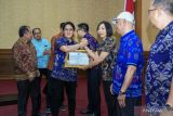 Badung serahkan Sertifikat Kesehatan Koperasi