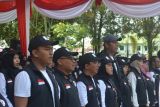 Sejumlah petugas Pengawas Pemilihan mengikuti Apel Siaga dan Patroli Pengawasan Masa Tenang Pemilihan 2024 di Pontianak, Kalimantan Barat, Sabtu (23/11/2024). Bawaslu Kota Pontianak mengerahkan seribu petugas pengawas dalam pelaksanaan Pilkada Kalimantan Barat dan Pilwako Kota Pontianak di enam kecamatan di wilayah setempat agar berjalan lancar, kondusif dan damai. FOTO/Jessica Wuysang/Kristian Jonathan