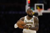 LeBron James enggan pensiun dari basket meski usia sudah 40