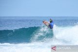 Kompetisi surfing internasional di Manokwari