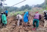 Satu keluarga di Simpenan Sukabumi tertimbun longsor dua korban ditemukan