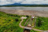 Foto udara suasana pintu air Bendungan Semantok di Rejoso, Nganjuk, Jawa Timur, Selasa (10/12/2024). Kementerian PU melalui Balai Besar Wilayah Sungai (BBWS) Brantas akan membangun saluran irigasi Semantok Kiri pada tahun 2025 dengan anggaran mencapai Rp67 miliar guna meningkatkan produktivitas pertanian dan mendukung Jawa Timur sebagai lumbung pangan nasional. ANTARA Jatim/Muhammad Mada/mas.