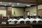 Majelis hakim menunda putusan 15 terdakwa pungli KPK