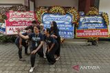  Tim auditor berswafoto saat ulang tahun Antara ke-87 di Kantor Biro Antara Banten, Kota Serang, Banten, Jumat (13/12/2024). ANTARA FOTO/Putra M. Akbar/gp