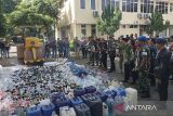 Polresta Banyumas musnahkan  minuman beralkohol jelang Operasi Lilin