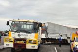 Kecelakaan bus di Jalan Tol Pandaan-Malang, bus dan truk hancur