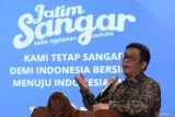 Kepala Badan Narkotika Nasional Provinsi (BNNP) Jawa Timur Brigjen Pol Awang Joko Rumitro menyampaikan materi kinerja BNNP Jawa Timur selama tahun 2024 di Kantor BNNP Jawa Timur, Surabaya, Jawa Timur, Selasa (24/12/2024). Pada kegiatan tersebut disampaikan berbagai capaian kinerja BNNP Jawa Timur sepanjang tahun 2024 di antaranya terbentuknya 73 Desa/Kelurahan Bersinar (Bersih Narkoba) di tahun 2024. Antara Jatim/Didik Suhartono/mas.