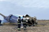 Sejumlah lubang pada puing pesawat Azerbaijan Airlines picu spekulasi