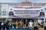 Polres Lampung Selatan musnahkan ratusan botol miras jelang akhir tahun