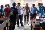 Governor checks food prices ahead of new year