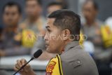 Kapolresta Samarinda Kombes Pol Ary Fadli memberikan keterangan pers saat rilis akhir tahun 2024 di Mapolresta Samarinda, Kalimantan Timur, Senin (30/12/2024). Pada 2024, Jajaran Polresta Samarinda berhasil mengungkap dan menangani 255 kasus narkoba dengan tingkat penyelesaian kasus 73 persen, 96 kasus pencurian dengan pemberatan dengan tingkat penyelesaian kasus 67 persen, 83 kasus pencurian kendaraan bermotor dengan tingkat penyelesaian kasus 36 persen hingga empat kasus pembunuhan dengan tingkat penyelesaian 100 persen. Antara Kaltim/M Risyal Hidayat