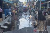 Banjir rob melanda kawasan pesisir di Tanjungpinang