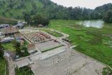 Foto udara susana Rest Area Ranupani pendakian Semeru di Desa Ranupani, Lumajang, Jawa Timur, Jumat (3/1/2025). Balai Besar Taman Nasional Bromo Tengger Semeru menghentikan sementara kegiatan pendakian Gunung Semeru sejak tanggal 2 hingga 19 Januari 2025 sebagai antisipasi dari ancaman bencana alam yang dipicu oleh cuaca ekstrim. ANTARA Jatim/Irfan Sumanjaya/mas.