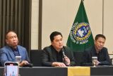 Erick Thohir tegaskan tidak ada tekanan dari mafia bola dalam pemecatan STY