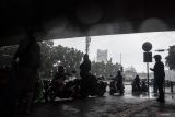Hujan petir diprakirakan melanda Jakarta
