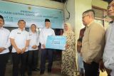 Program listrik gratis ligh up the dream PLN bantu keluarga pra sejahtera di Tanah Datar