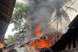 Satu unit rumah papan di Pasaman ludes terbakar, seorang balita dilaporkan meninggal