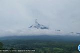 Gunung Semeru erupsi disertai letusan setinggi 1.000 meter