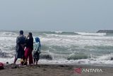 Siklon Taliah di selatan Cilacap picu gelombang sangat tinggi