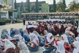 Polisi edukasi pelajar di Lombok Tengah agar tertib berlalu lintas