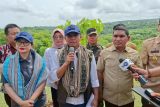 MENHUT PIMPIN AKSI TANAM SATU JUTA POHON SERENTAK DARI KUPANG