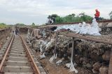 Jalur KA di wilayah Grobogan masih terputus tergerus banjir