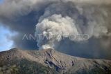 Pemkab Tanah Datar dan Agam sepakat tutup permanen jalur pendakian ke puncak Gunung Marapi