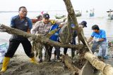 BBPBAP Jepara bersama TNI/Polri bersihkan kawasan pantai