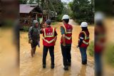 Perusahaan tambang berikan bantuan untuk korban banjir di Kapuas